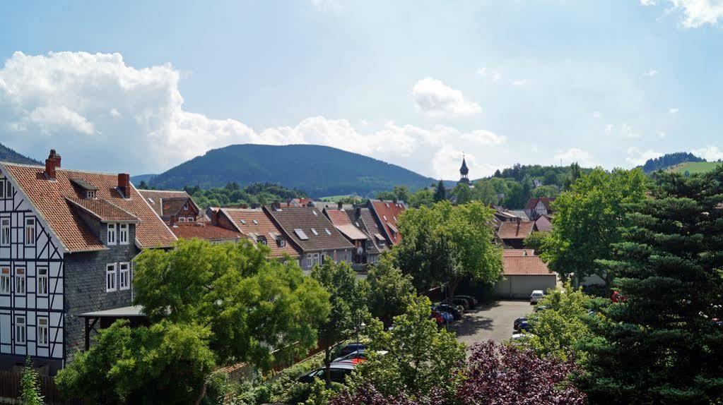 Отель Hubertus Hof Гослар Экстерьер фото